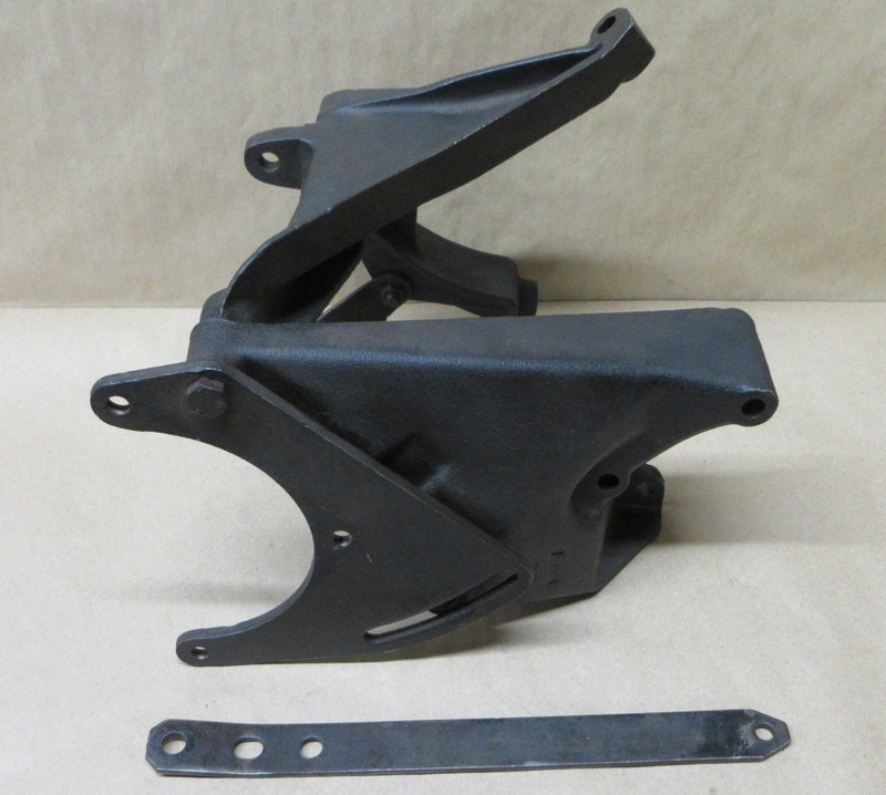 1965-1967 OLDSMOBILE 425ci 7.0L A/C MOUNTING BRACKET SET 391281 & 391184