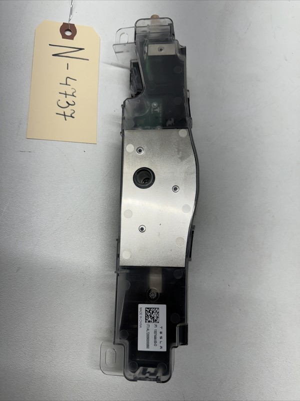 2020 TESLA MODEL Y Performance Wifi Antenna 1507444-00-D P1507444-00-D 4737 B66