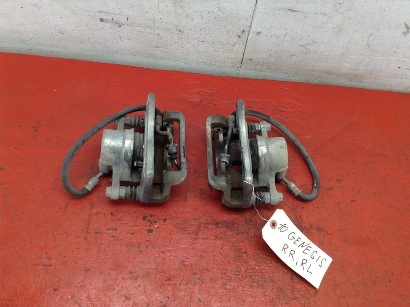 09-16 HYUNDAI GENESIS 2WD REAR LEFT / RIGHT BRAKE CALIPER SET OEM