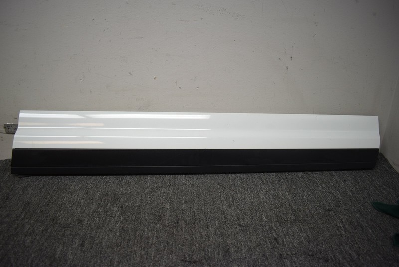 2012 PORSCHE CAYENNE FRONT RIGHT SIDE EXTERIOR DOOR TRIM FACTORY OEM