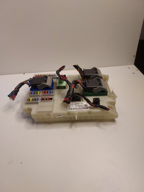 2014-2015 VOLVO V60 S60 BCM BODY CONTROL MODULE FUSEBOX OEM BG9T-14C256-HA