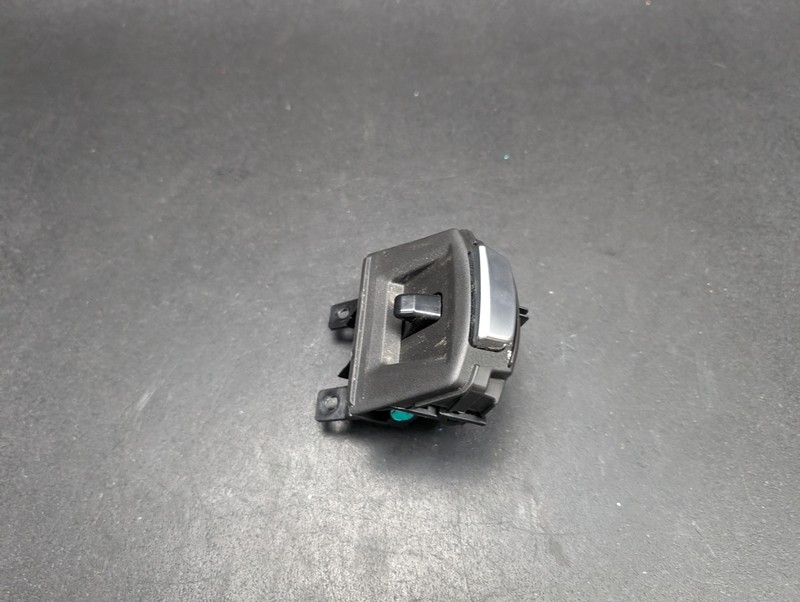 Center Console Armrest Lock Switch Button 2019 Infiniti QX50 2020 2021 - 2024