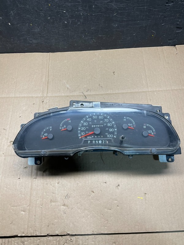 2001 to 2002 Ford Econoline E250 E350 Van Speedometer Instrument Cluster I5097
