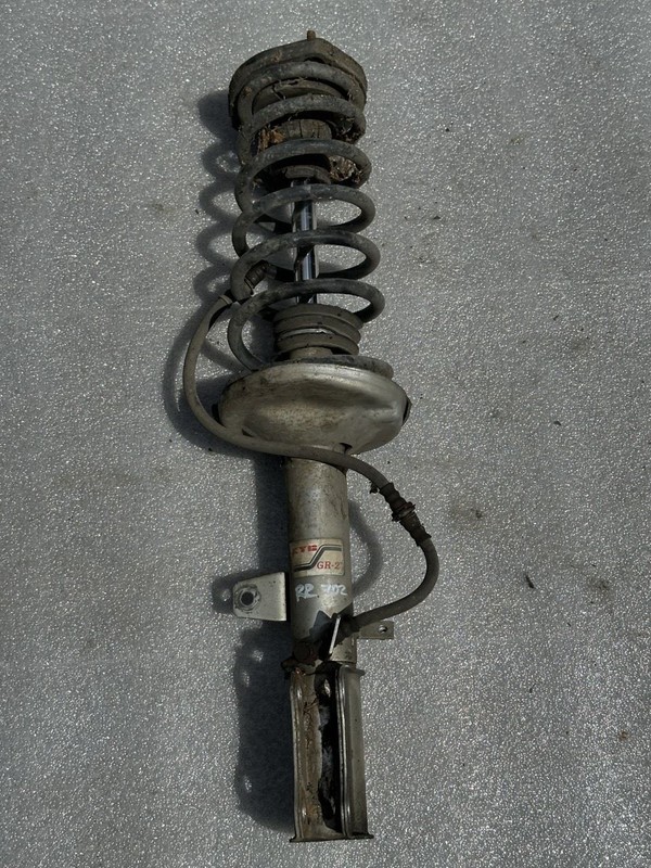 1992 1993 TOYOTA CELICA GT-S RIGHT REAR STRUT SPRING KYB 2WD LIFTBACK