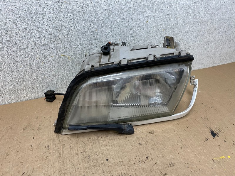 1994 to 1996 Mercedes C-Class Left Driver LH Side Headlight Q2812 DW