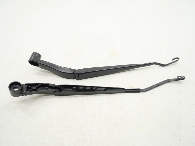 Used Windshield Wiper Arm Set Left/Right Pair 2016-2024 Chevy Camaro SS 6.2L OEM