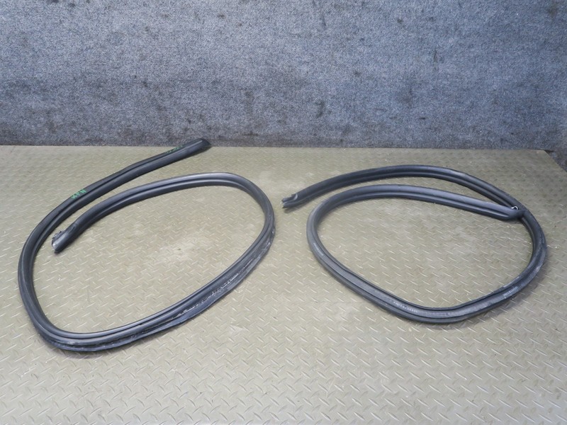 99-05 PORSCHE 911 996 CONVERTBLE LEFT & RIGHT DOOR WEATHERSTRIP RUBBER SEAL SET