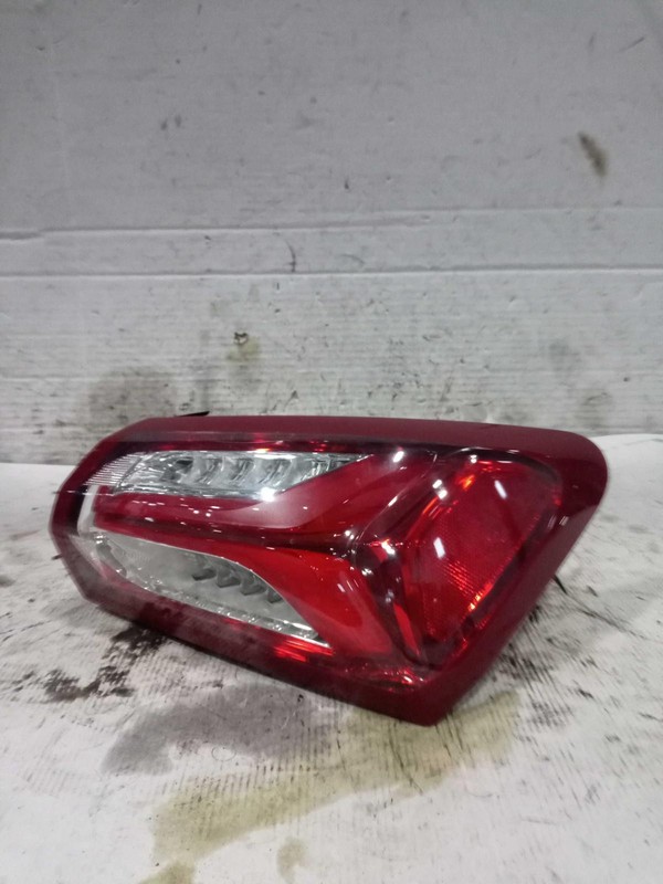 2019 Chevrolet Malibu Right Tail Light Assembly Blue OEM 673555 Used 35K Miles