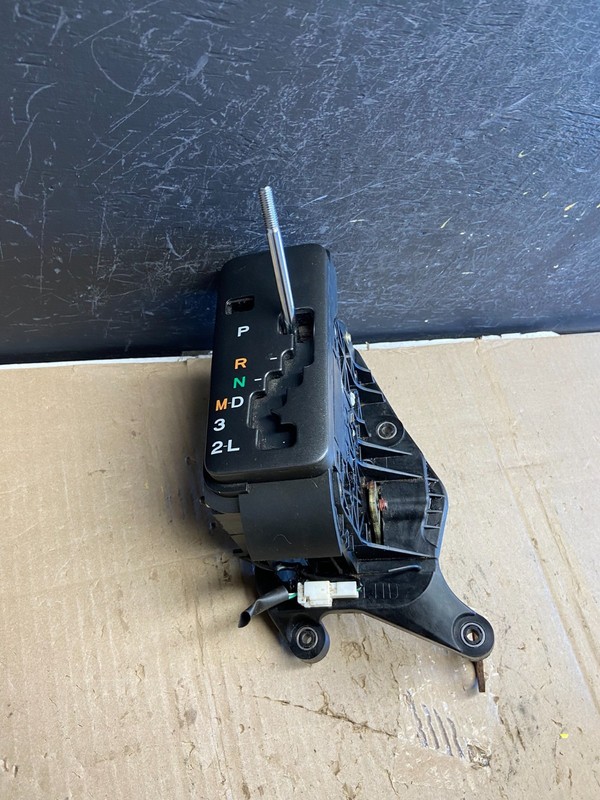1998 to 2002 Lexus GS300 Center Console Shifter w/ Knob OEM AE1966 DG