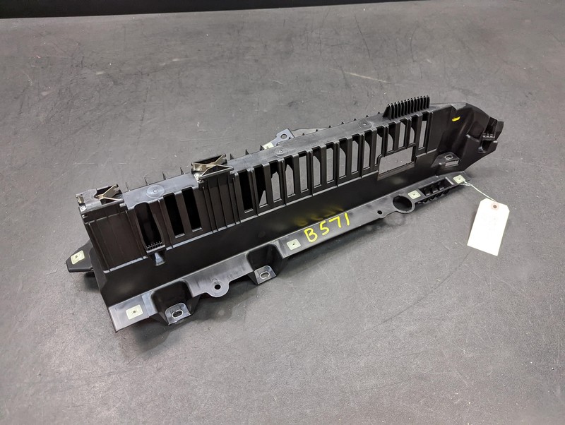 Rear Right Quarter Waist Rail Mount 2018 BMW X6 7314712 2015 2016 2017 2019