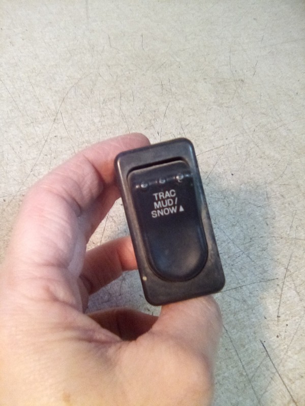 Freightliner Sterling F7HS-2C335-AA Trac Mud/Snow Switch