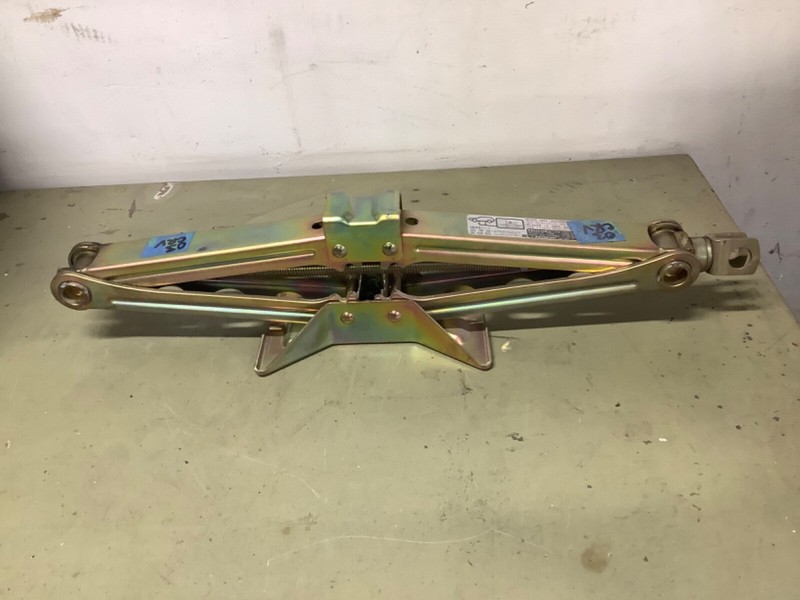 03-06 Honda CR-V Scissor Pantograph lift jackUsed OEM