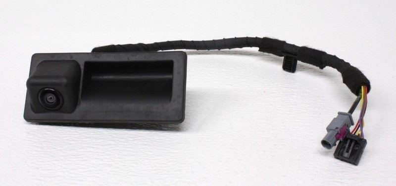 OEM Volkswagen Passat Decklid Mounted Rear Camera 561-827-566-D-9B9