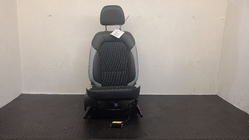 24-25 Buick Envista Front Right Seat Cloth & Leather Black OEM 13522002