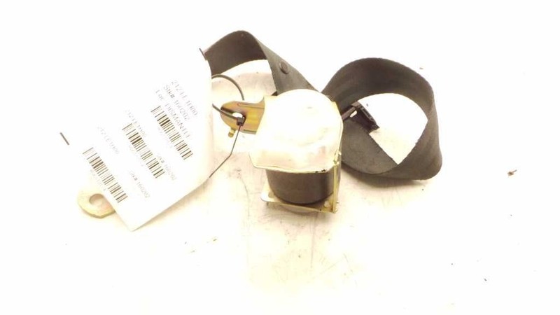 00 01 LEXUS ES300 REAR CENTER MOUNTED SEATBELT ASSEMBLY