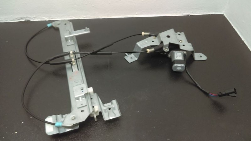 00-06 Chevrolet Tahoe Rear Right Passenger Window Regulator OEM 15135973