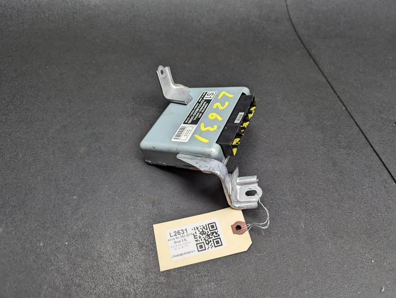 Suspension Shock Absorber Control Module 2015 Lexus RC350 89243-24080 2016-2019