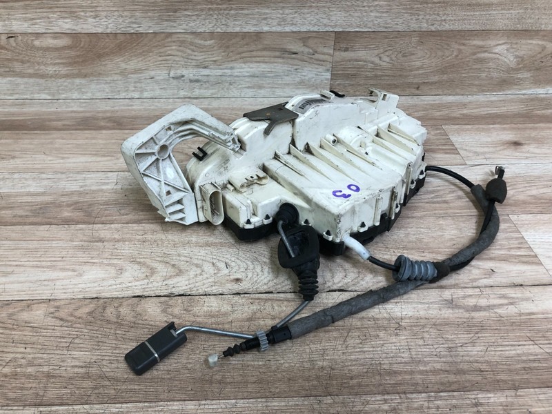 MERCEDES BENZ OEM W221 S550 S600 FRONT DRIVER SIDE DOOR ACTUATOR LATCH LOCK 2