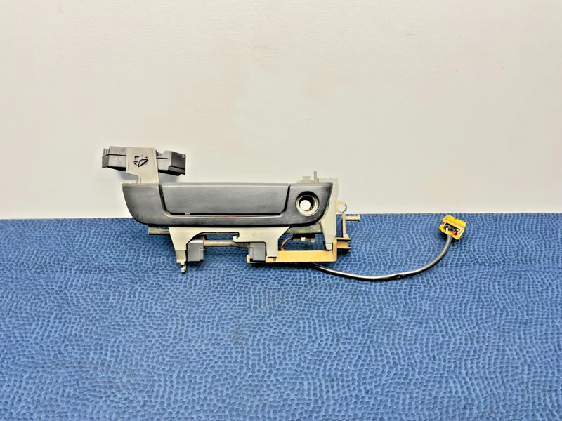 92–99 BMW E36 3-Series M3 Front Right Passenger Exterior Door Handle Carrier OEM