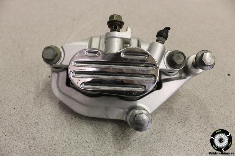 2004 Yamaha V Star 1100 XVS1100AT Silverado RIGHT FRONT BRAKE CALIPER XVS 04