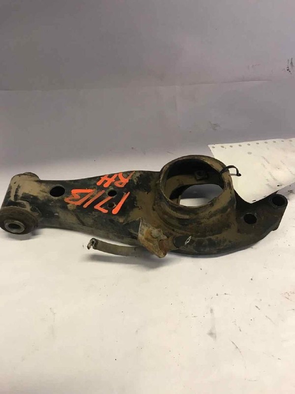 Lower Control Arm Front TOYOTA TACOMA Right 95 96 97 98 99 00