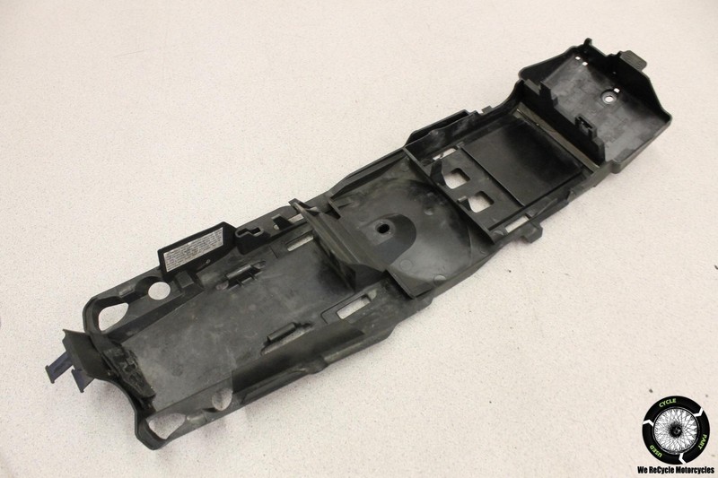 2006 Suzuki Gsxr600Rear Back Fender Mud Guard Inner Battery Tray GSXR 600 06