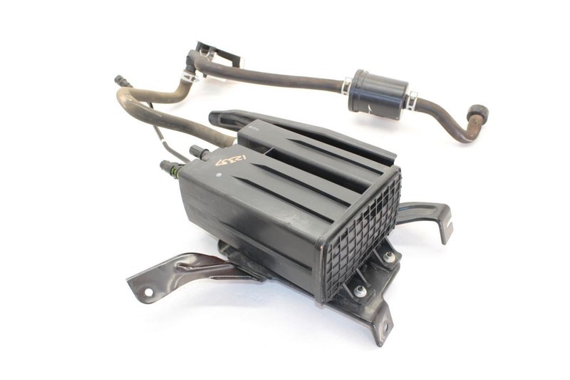 09-15 Mazda Mx-5 Miata NC Fuel Vapor Evaporation Canister