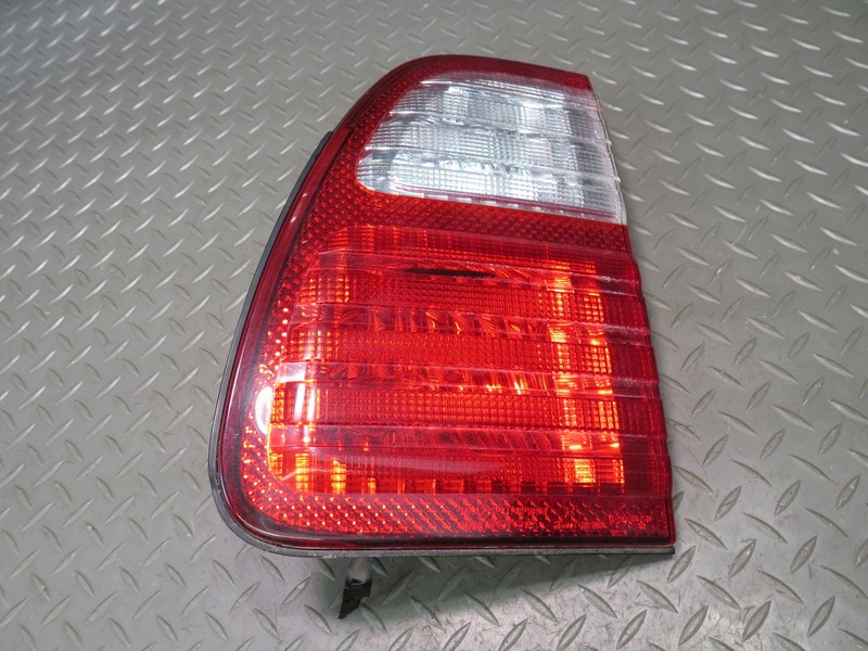2003-2007 LEXUS UZJ100L LX470 REAR RIGHT TRUNK LID INNER TAIL LIGHT LAMP