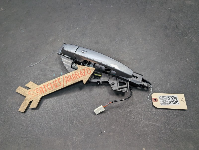 Front Right Door Outside Handle 2019 Chevrolet Camaro 13521820 2016 2017 -2024 X