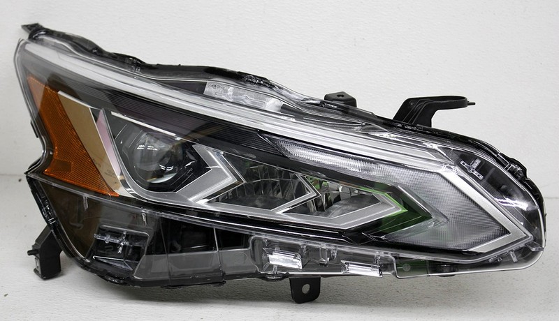 OEM Right Passenger Side LED Headlamp For Nissan Altima 26010-6CA5B Tab Missing