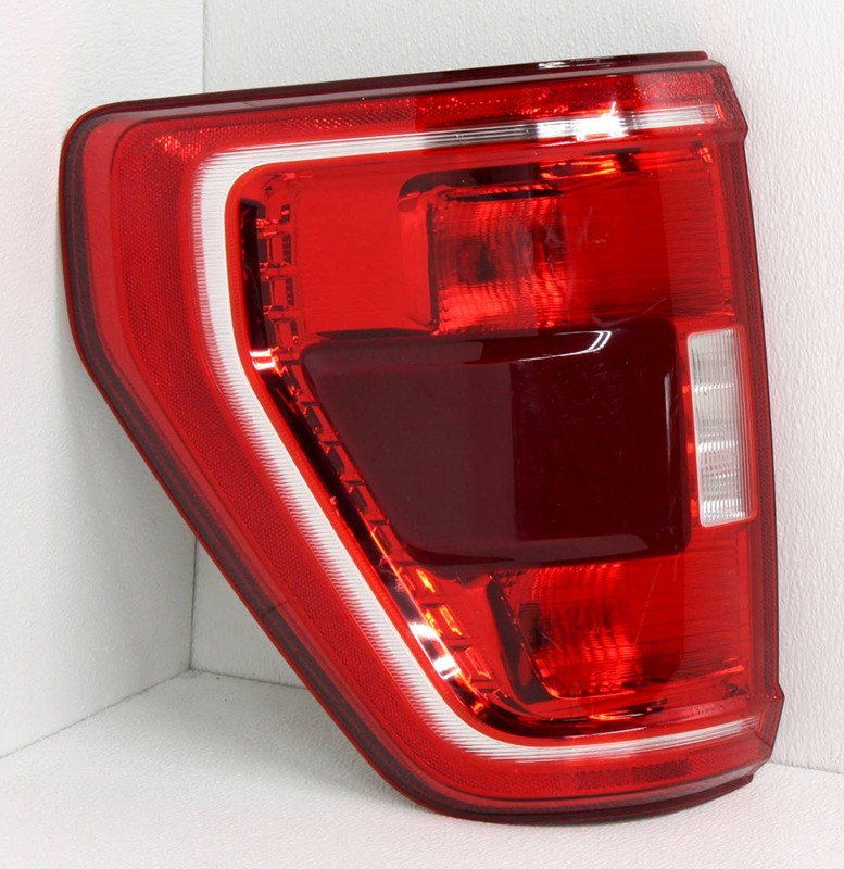 OEM Ford F150 Left Driver Side Halogen Tail Lamp ML3Z-13405-C Lens Crack