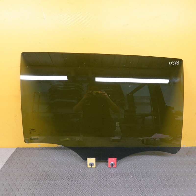 2021-2025 CHRYSLER PACIFICA REAR RIGHT SIDE SLIDING DOOR WINDOW GLASS 68493406AA