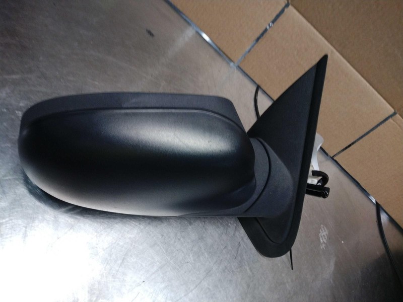 2005 Chevrolet Trailblazer Right Door Mirror Black OEM Used Minor Blemishes