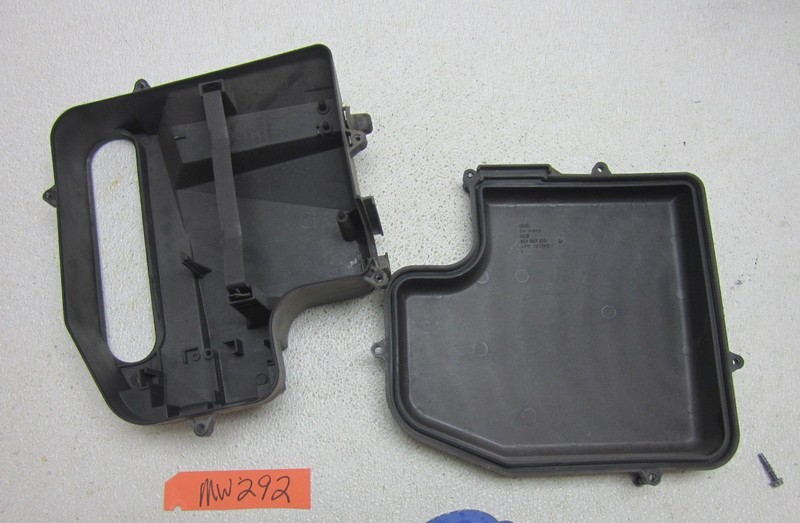 COMPUTER AIR INTAKE AIR BOX FOR ECM CASE HOUSING FRAME HOOD PLASTIC 96 AUDI A4
