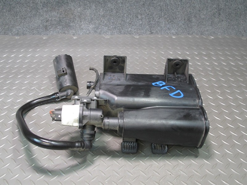 2006-2010 BMW E60 M5 535i FUEL EVAP VAPOR CHARCOAL CANISTER W FILTER