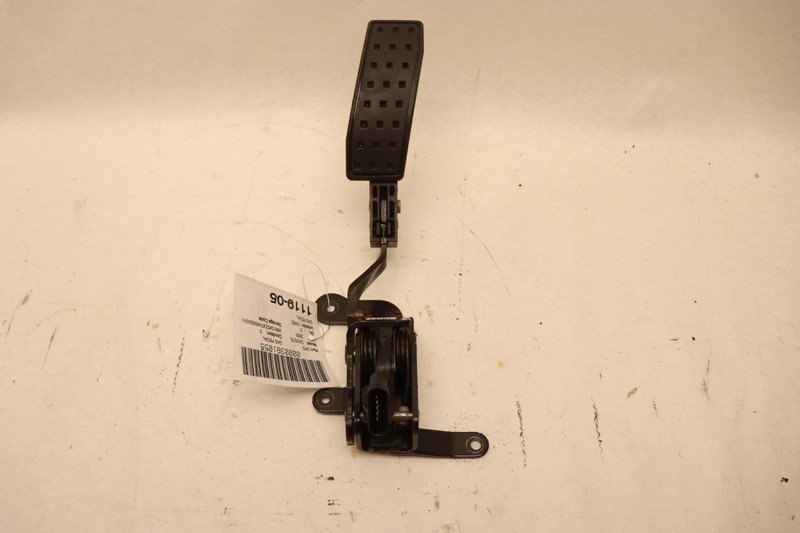 2005-2011 CADILLAC STS GAS THROTTLE ACCELERATOR PEDAL OEM