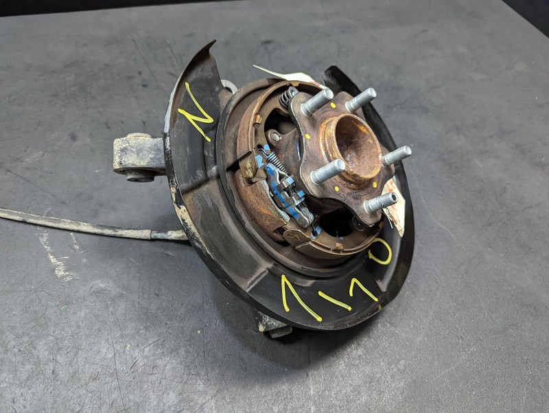 Rear Left Suspension Knuckle w/ Hub 2017 Nissan Pathfinder 43022-3JA0A 2016-2019
