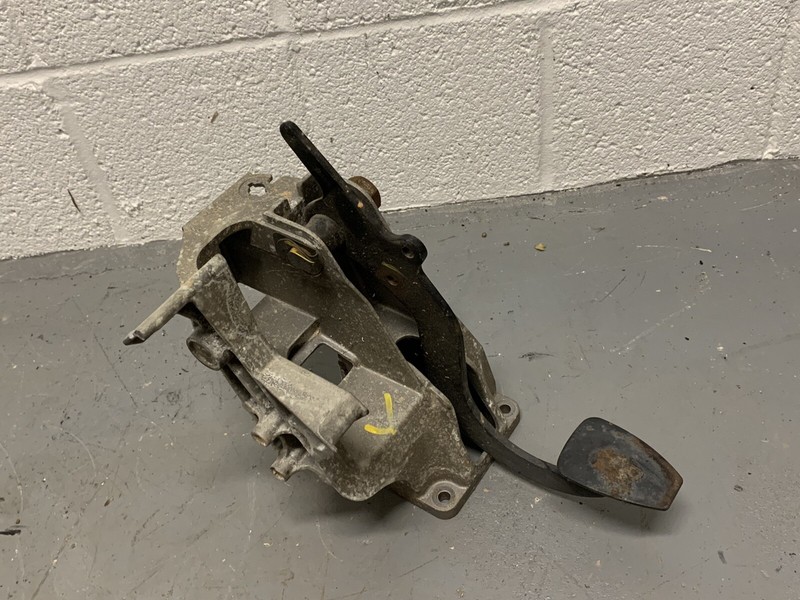 06 Dodge Mercedes Sprinter Brake Pedal Lever Assembly 9012941501