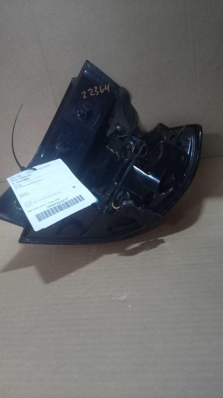 2019 GMC Terrain Left Tail Light Assembly White 700202 218k Miles Used
