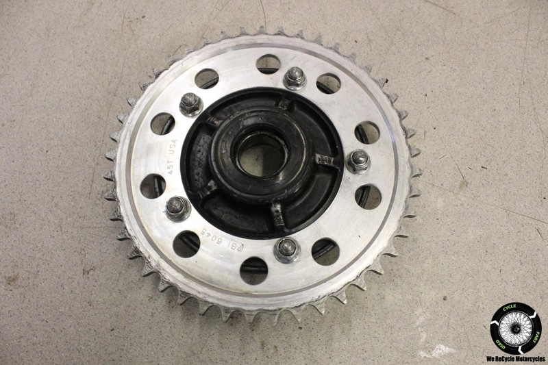 2004 Suzuki GSXR750 REAR BACK SPROCKET DRIVE HUB GSXR 750 04