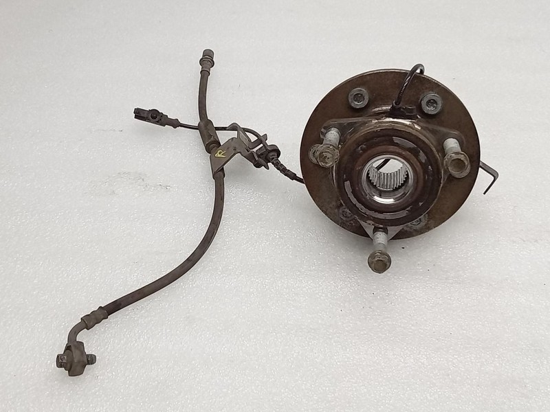 2007-2014 Chevrolet Suburban 1500 4x4 Front Wheel Bearing Hub 128 84356643