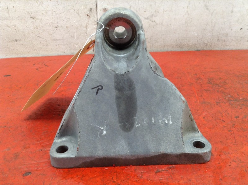 14-15 LEXUS IS250 RWD RIGHT PASSENGER SIDE ENGINE MOTOR MOUNT BRACKET OEM