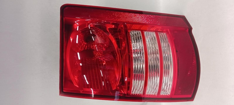 08-'10 CHRYSLER TOWN & COUNTRY Right Passenger Taillight OEM Grade B