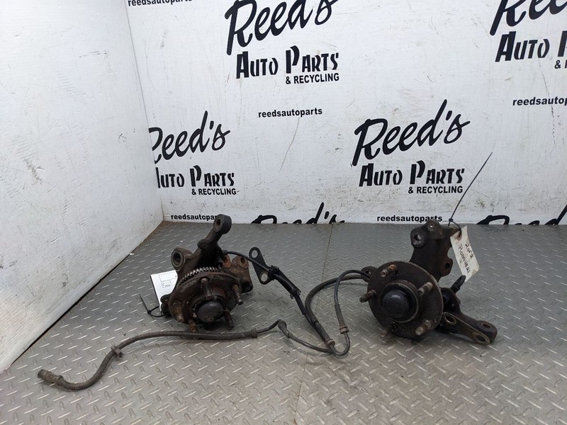 1996-2004 Ford Mustang SN95 Spindles LH & RH Set OEM1194821