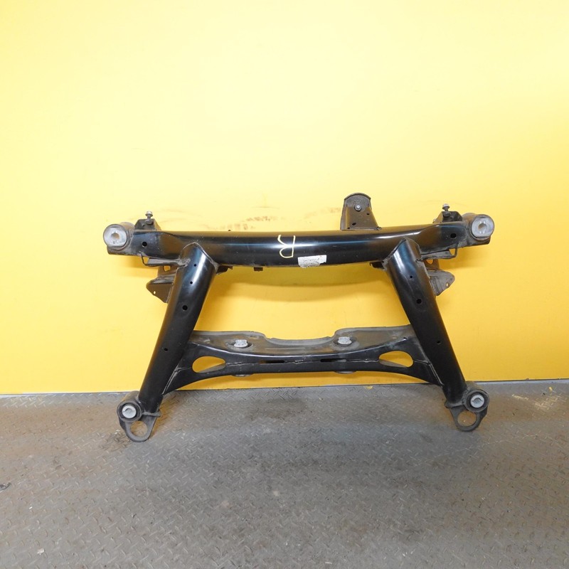 2019-2022 VOLVO XC40 AWD 2.0L REAR SUSPENSION SUBFRAME CROSSMEMBER CRADLE OEM