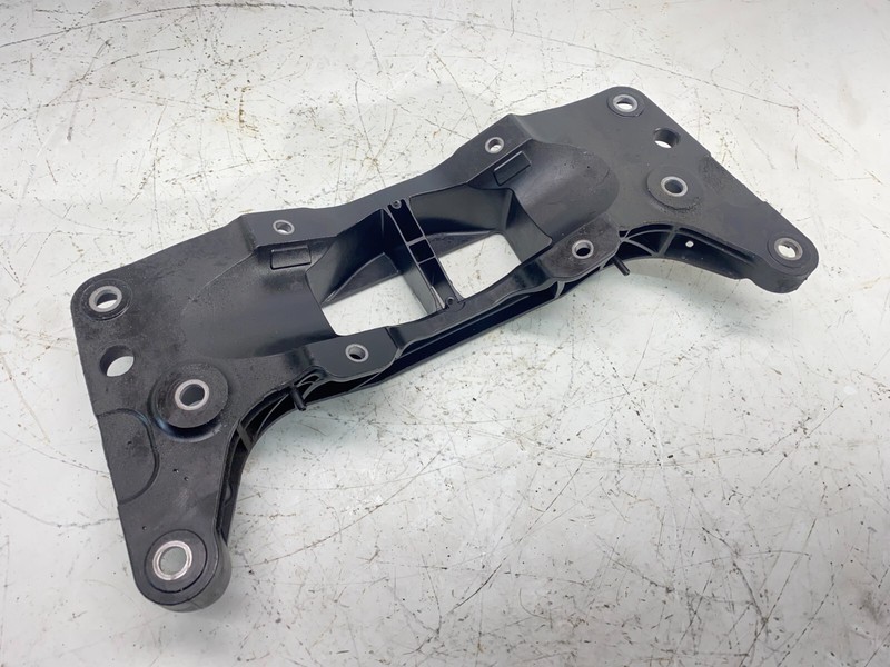 BMW F01 F02 F06 F10 F12 550 650 750 Transmission Crossmember Mount Bracket OEM✅