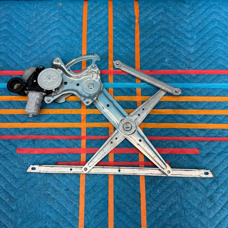 2013-2018 Toyota Avalon Front Left Window Regulator With Motor OEM 857200E060