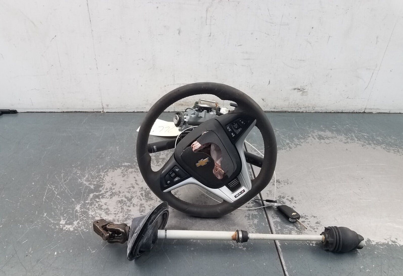 2013 Camaro ZL1 Steering Wheel / Column / Key #2667 V2