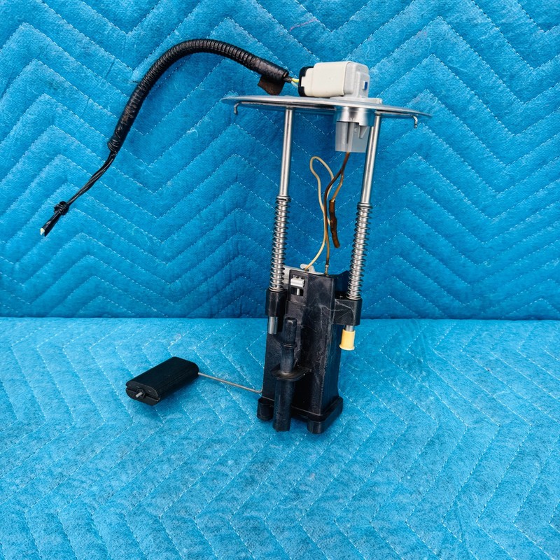 2006–2009 Ford Mustang GT 4.6L V8 Right Fuel Pump Assembly OEM 7R339275AD