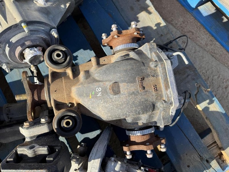 2011-2013 INFINITI G37 RWD REAR CARRIER DIFFERENTIAL DIFF 3.357 RATIO